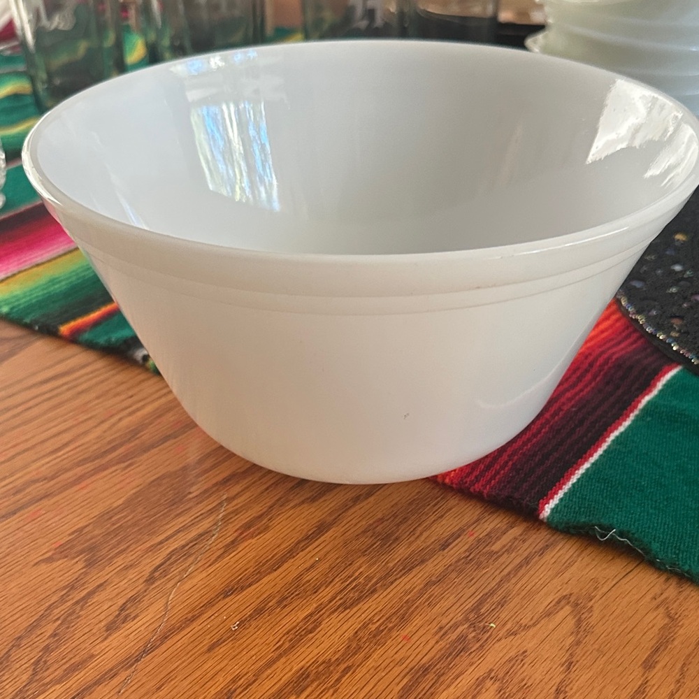 Vintage Federal Glass Milk Glass 9” Mixing Bowl